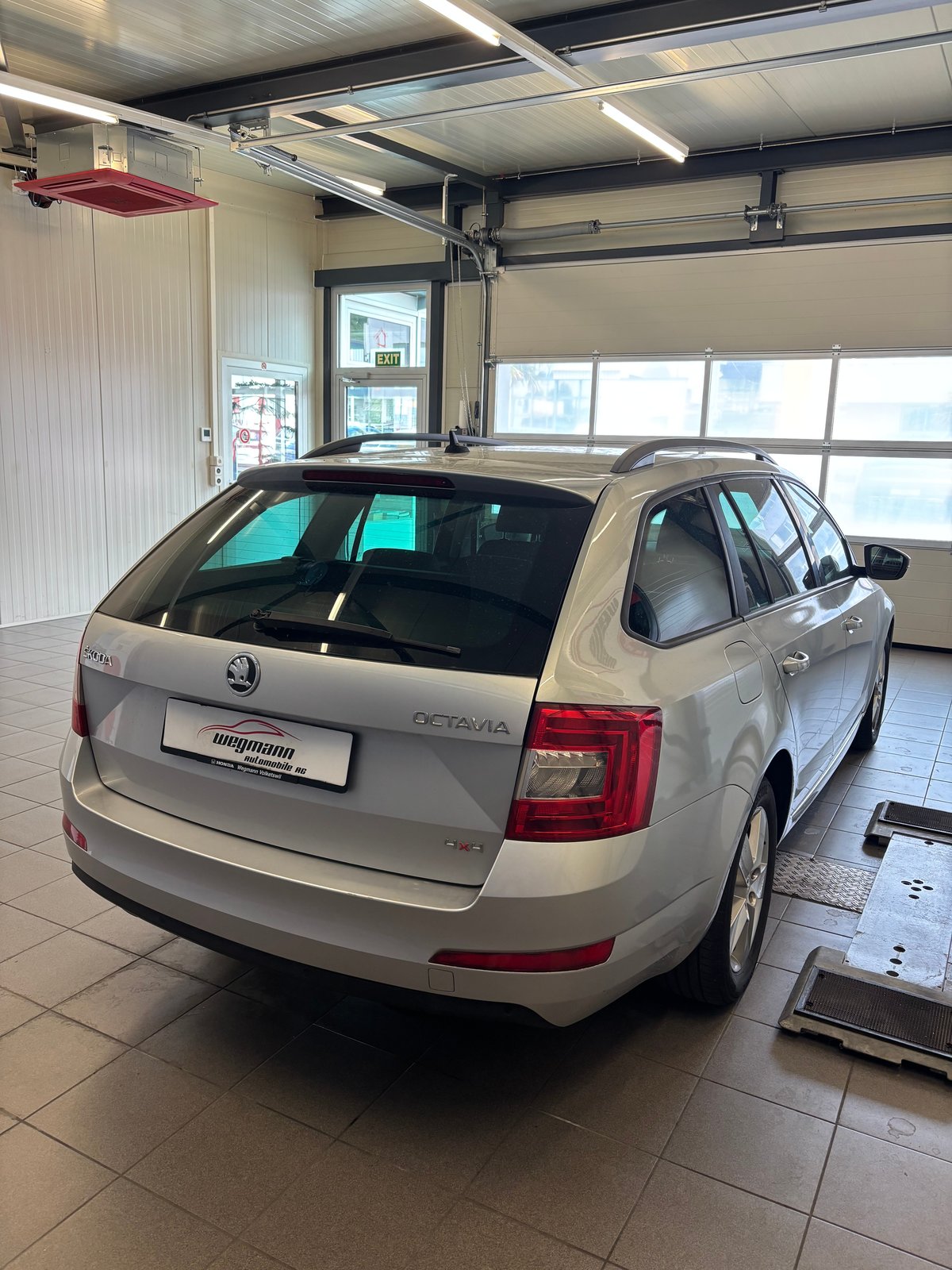 SKODA Octavia Combi 1.8 TSI Ambition 4x4 DSG, Essence, Occasion / Utilisé, Automatique - 4