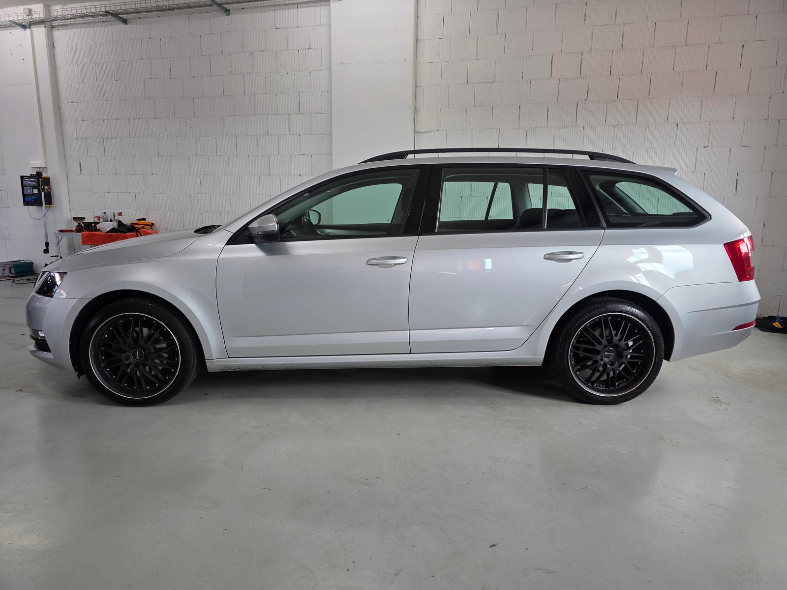 SKODA Octavia Combi 2.0 TDI Ambition 4x4 DSG, Diesel, Occasioni / Usate, Automatico - 2