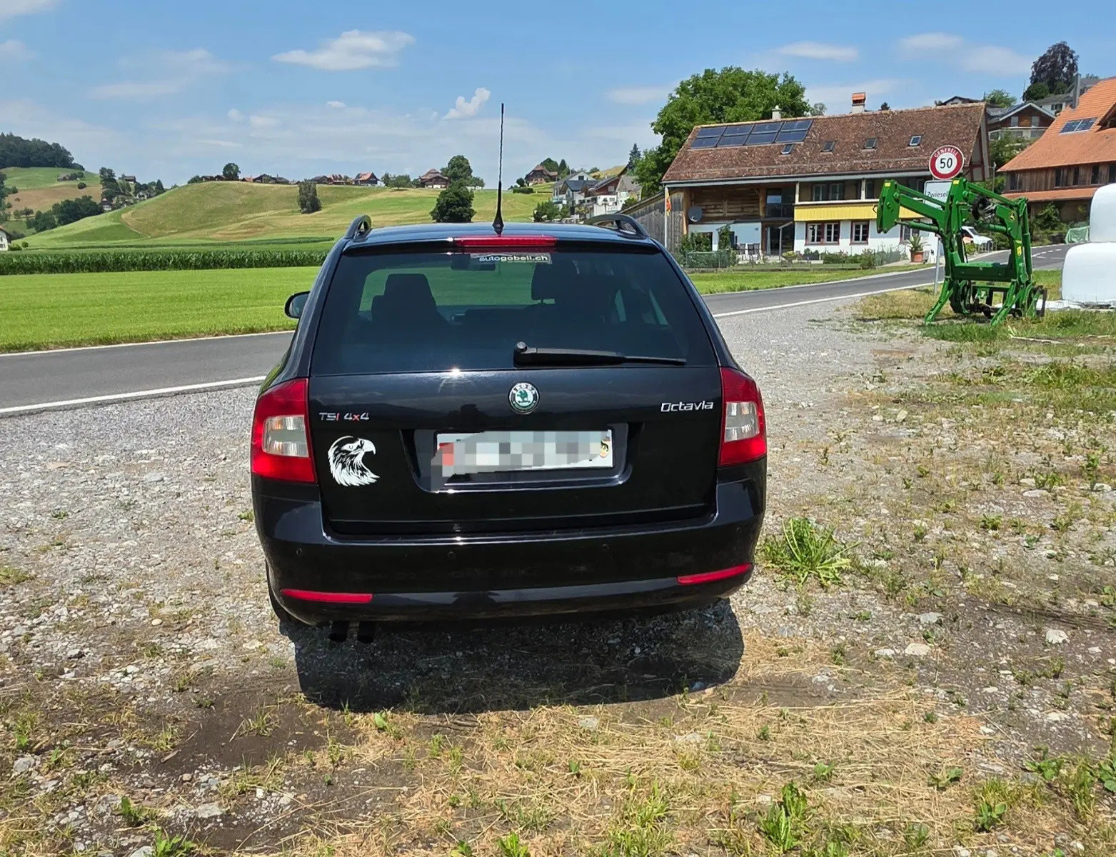 SKODA Octavia Combi 1.8 T-FSI Adventure 4x4, Petrol, Second hand / Used, Manual - 2