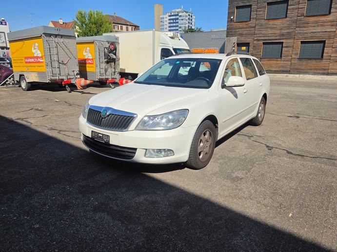 SKODA Octavia Combi 1.6 TDI Ambition DSG, Diesel, Occasioni / Usate, Automatico
