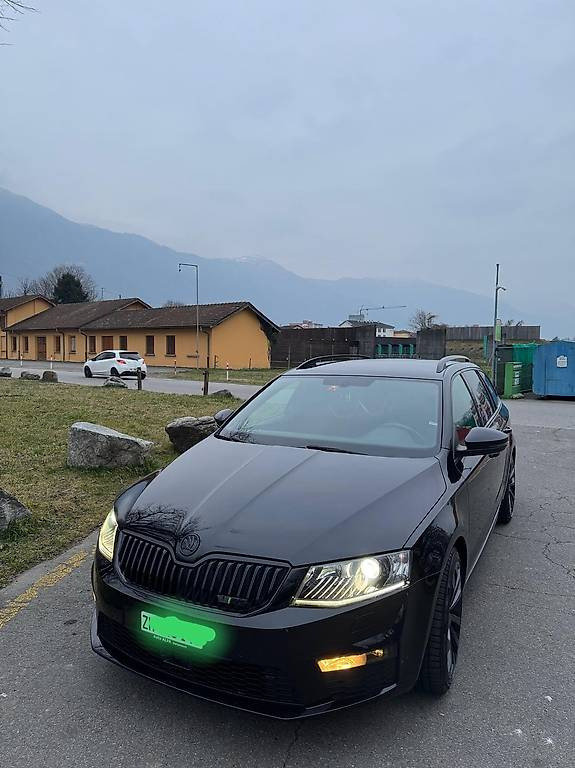 SKODA Octavia Combi 2.0 TDI 184 RS DSG