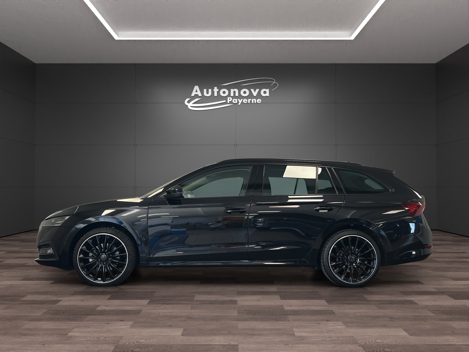 SKODA Octavia Combi 2.0 TSI Style DSG 4x4, Benzin, Occasion / Gebraucht, Automatik - 3
