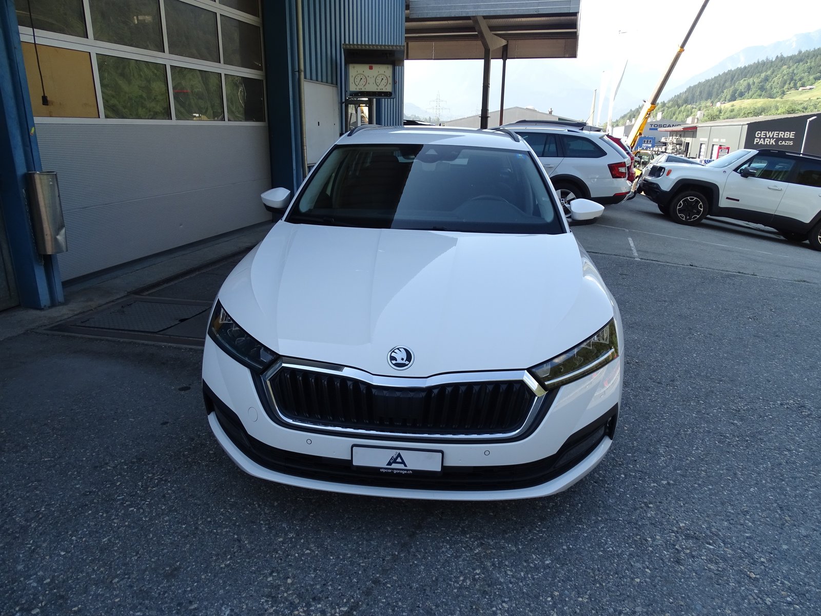 SKODA Octavia Combi 2.0 TDI DSG Ambition 4x4, Diesel, Occasion / Gebraucht, Automatik - 2