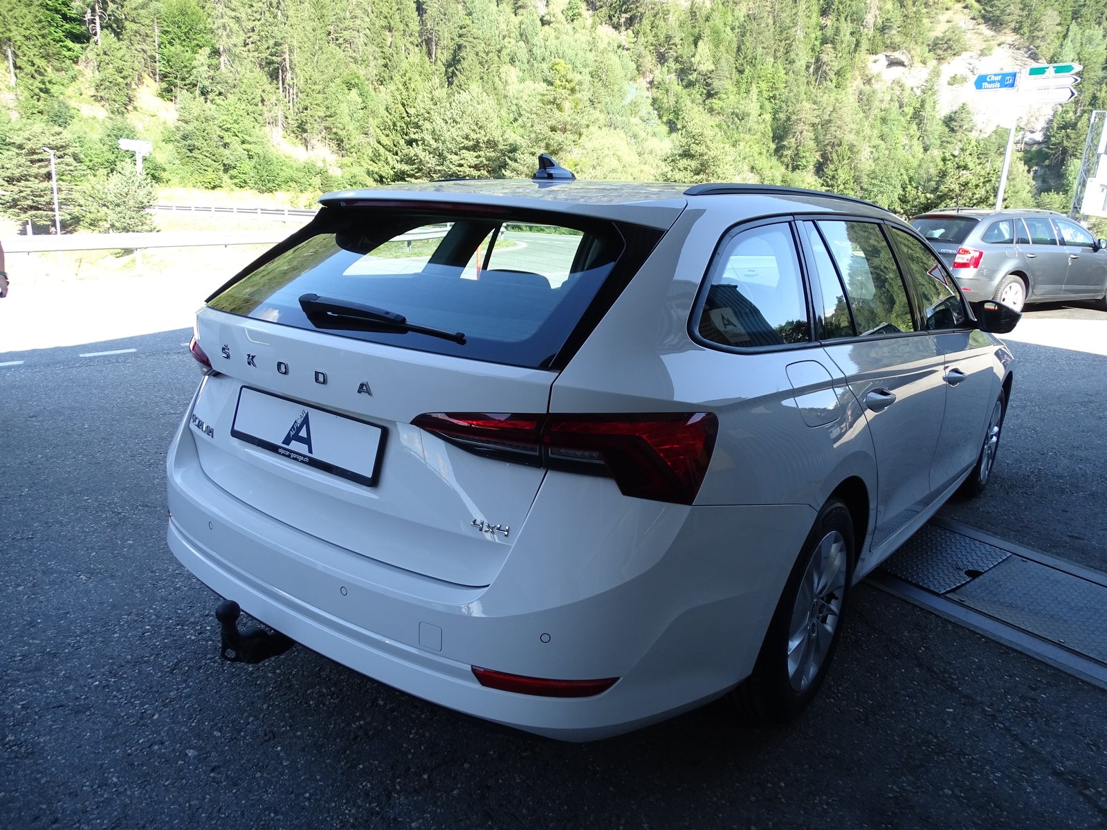 SKODA Octavia Combi 2.0 TDI DSG Ambition 4x4, Diesel, Occasion / Gebraucht, Automatik - 6