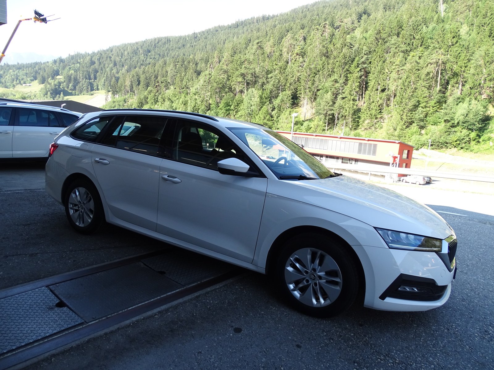SKODA Octavia Combi 2.0 TDI DSG Ambition 4x4, Diesel, Occasion / Gebraucht, Automatik - 7