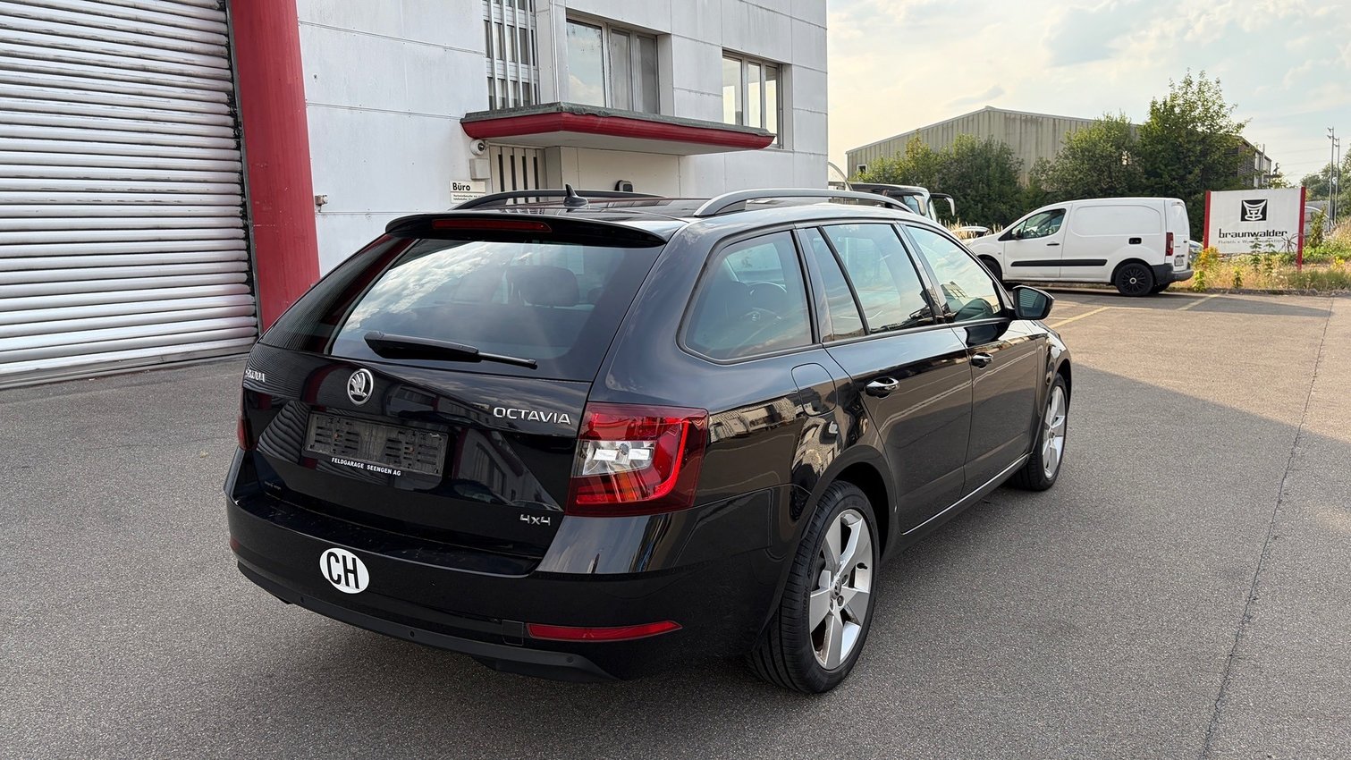SKODA Octavia Combi 2.0 TDI Ambition 4x4 DSG, Diesel, Second hand / Used, Automatic - 4