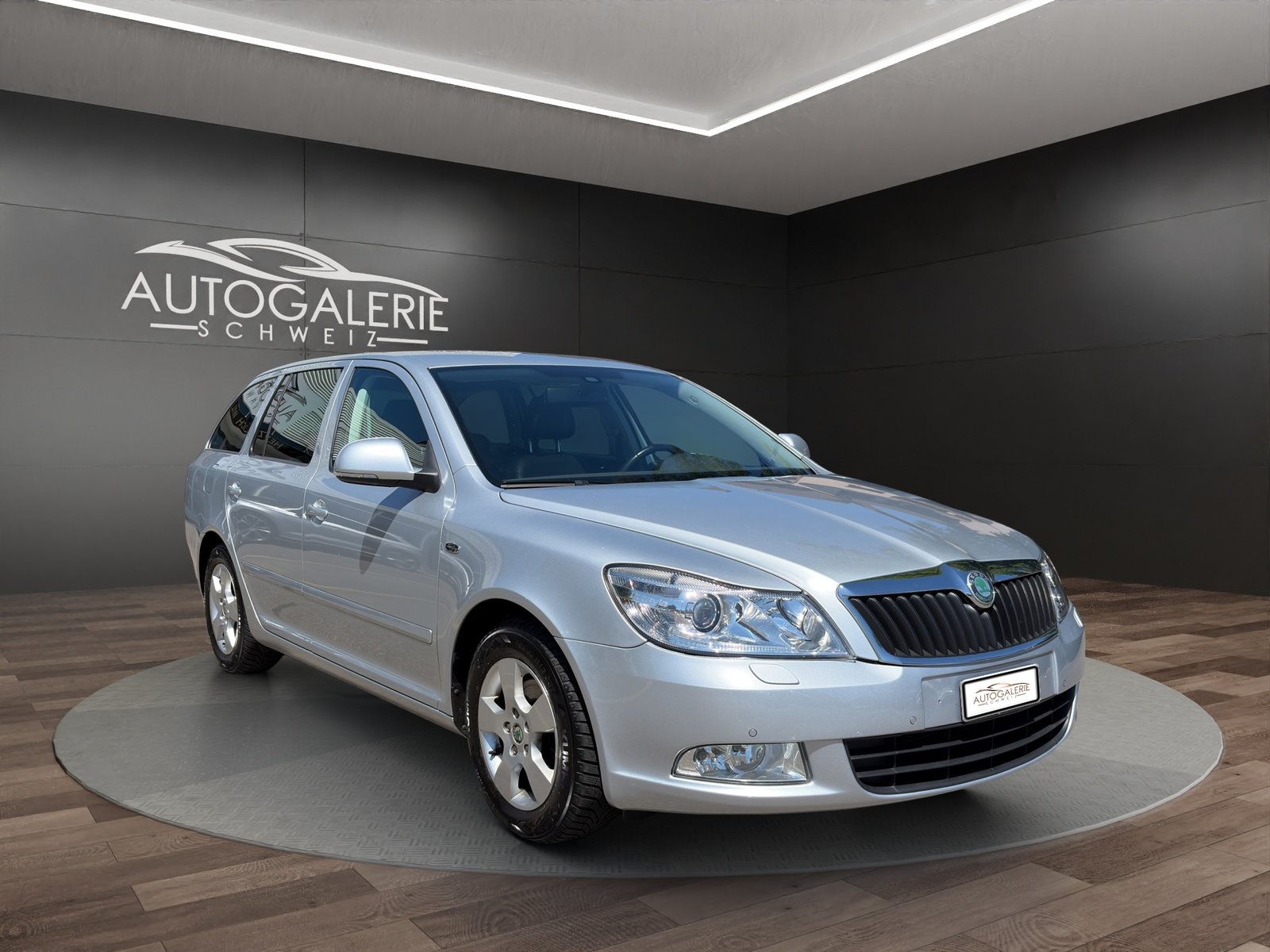 SKODA Octavia Combi 1.8 TSI Laurin Klement DSG CH Alcanta, Petrol, Second hand / Used, Automatic - 7