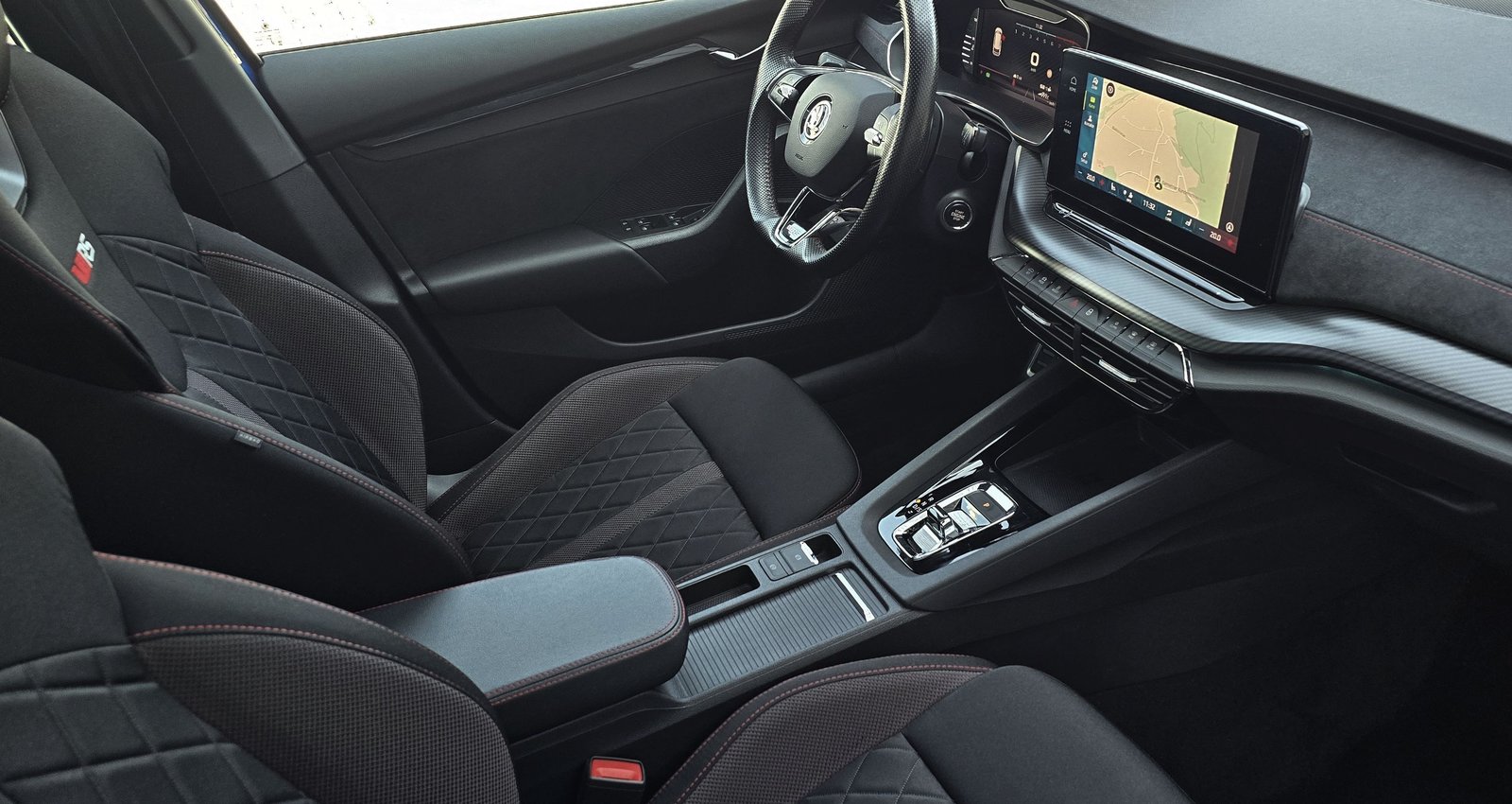 SKODA Octavia Combi 2.0 TSI DSG RS, Essence, Occasion / Utilisé, Automatique - 7