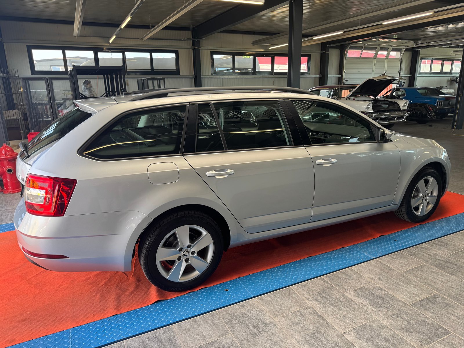 SKODA Octavia Combi 2.0 TDI Ambition 4x4, Diesel, Occasion / Gebraucht, Automatik - 4