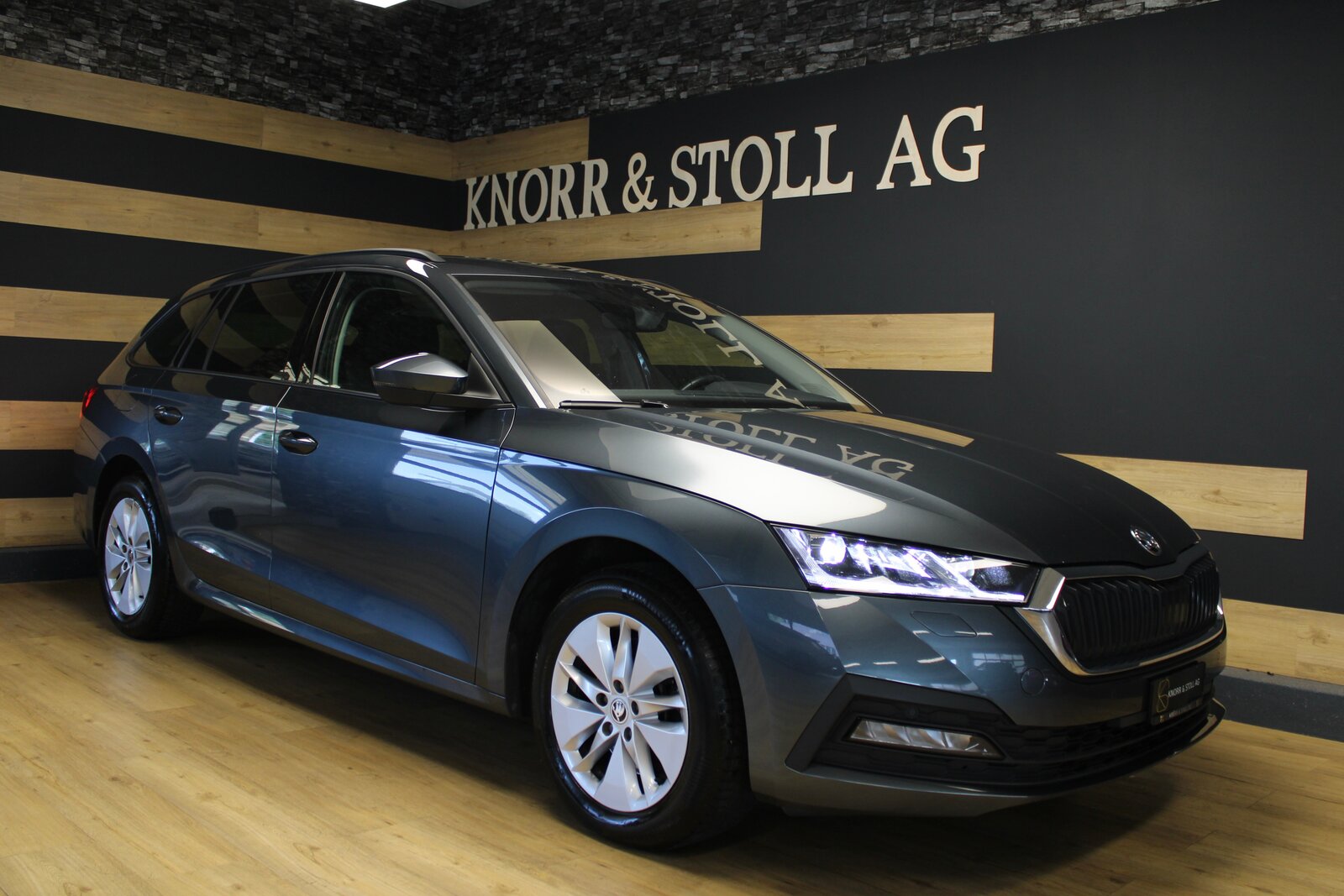 SKODA Octavia Combi 2.0 TDI DSG Ambition 4x4