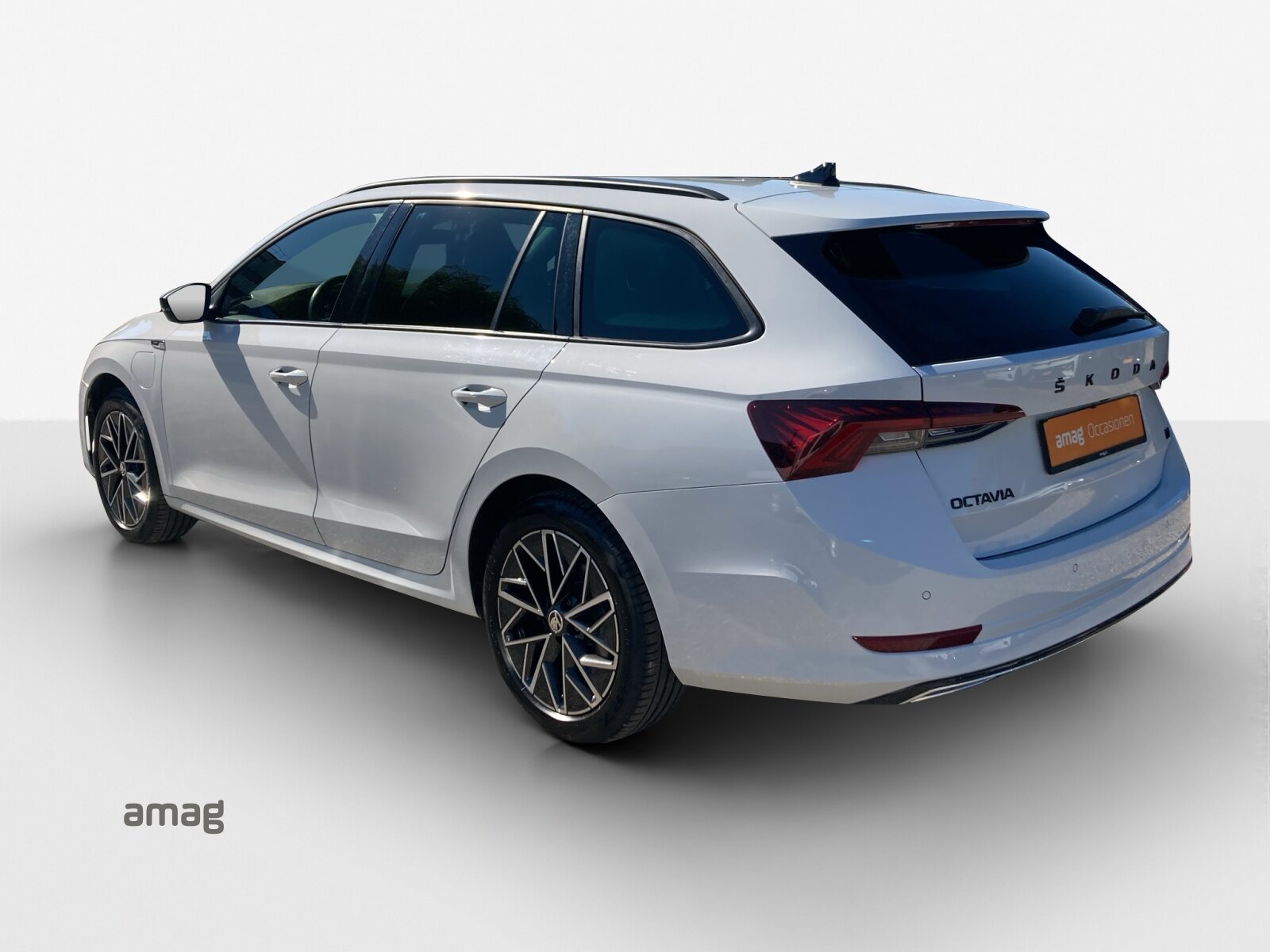SKODA Octavia SportLine iV Plug-in-Hybrid (Netto), Hybride Intégral Essence/Électricité, Occasion / Utilisé, Automatique - 5