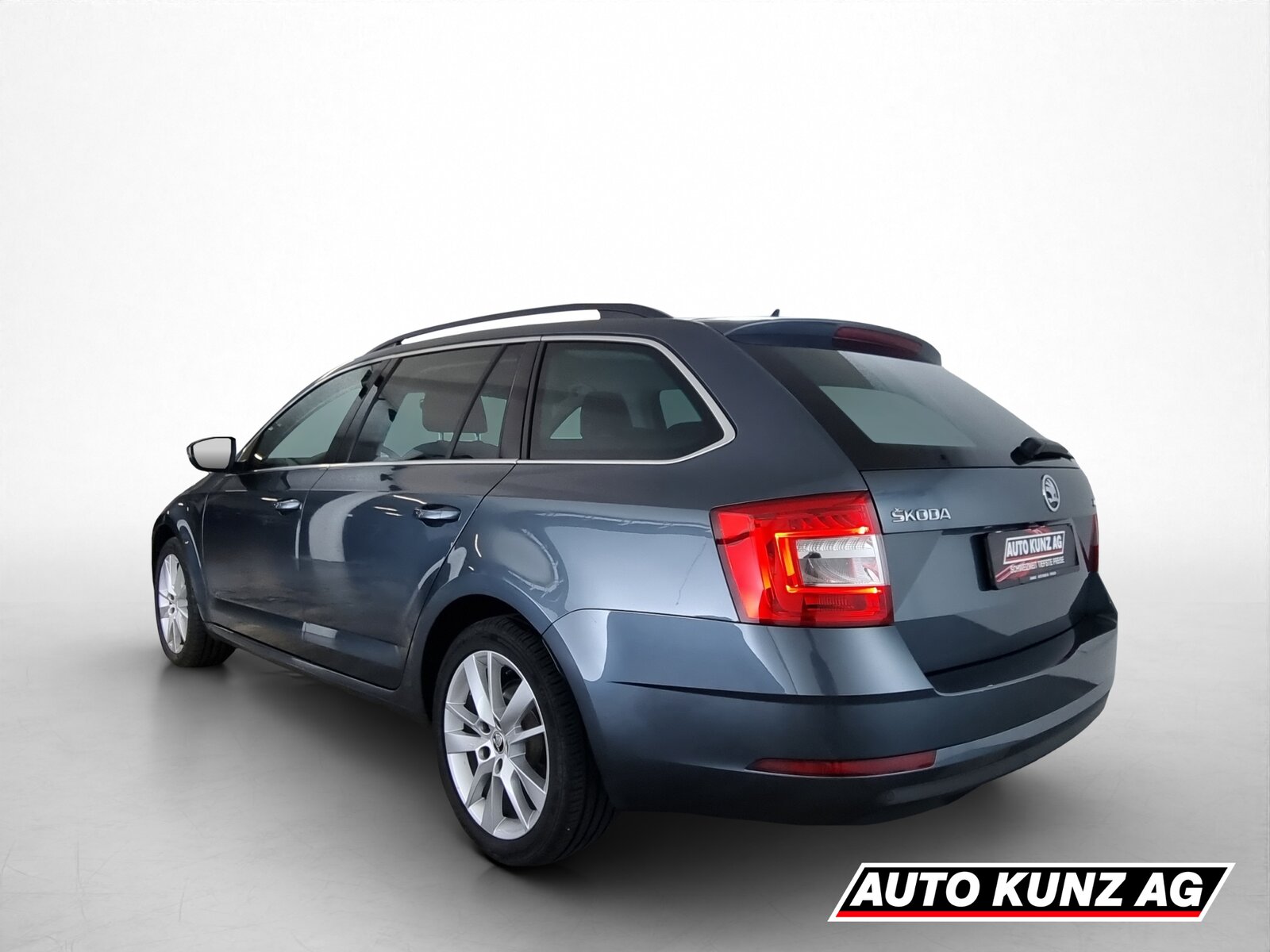SKODA Octavia Combi 2.0 TSI Ambition DSG, Benzina, Occasioni / Usate, Automatico - 4
