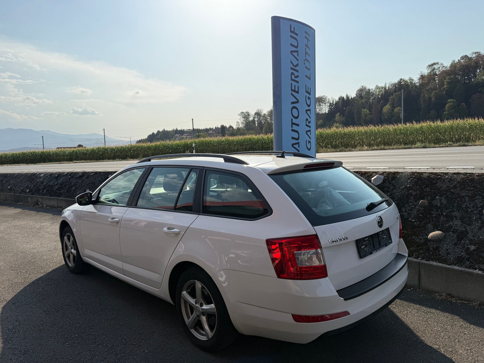 SKODA Octavia Combi 1.6 TDI Ambition 4x4, Diesel, Second hand / Used, Manual - 2