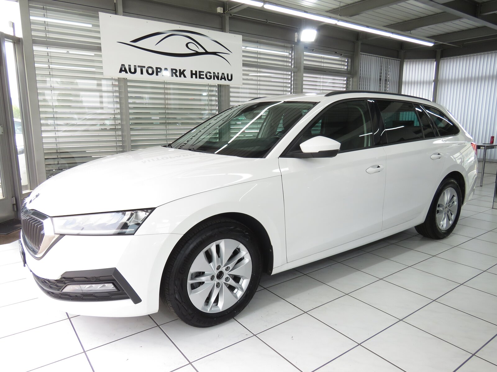 SKODA Octavia Combi 2.0 TDI DSG Ambition 4x4 (Automat, AHK 2
