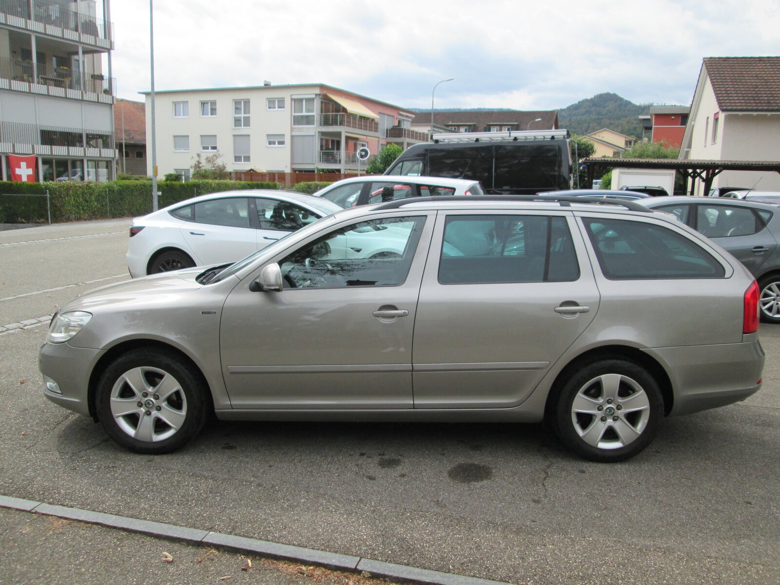 SKODA Octavia Combi 1.4 TSI Twenty20, Petrol, Second hand / Used, Manual - 2