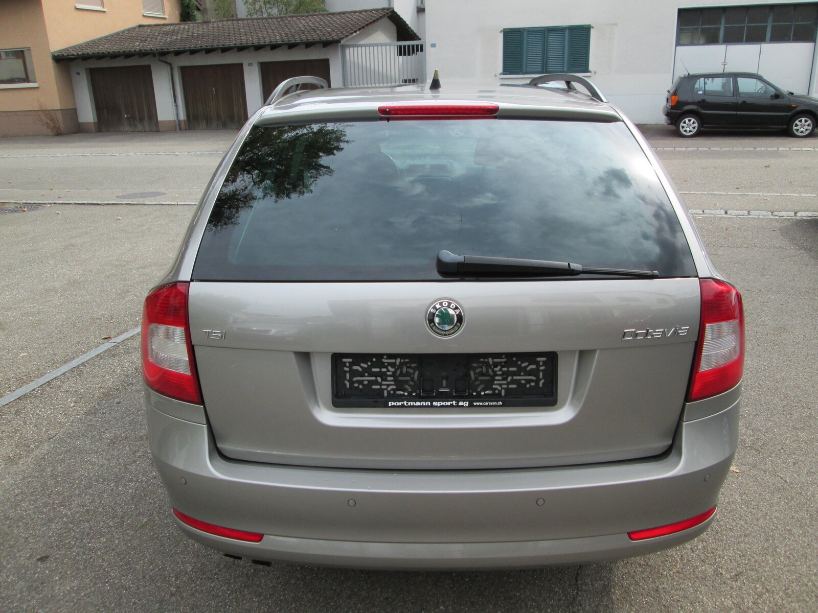 SKODA Octavia Combi 1.4 TSI Twenty20, Petrol, Second hand / Used, Manual - 4