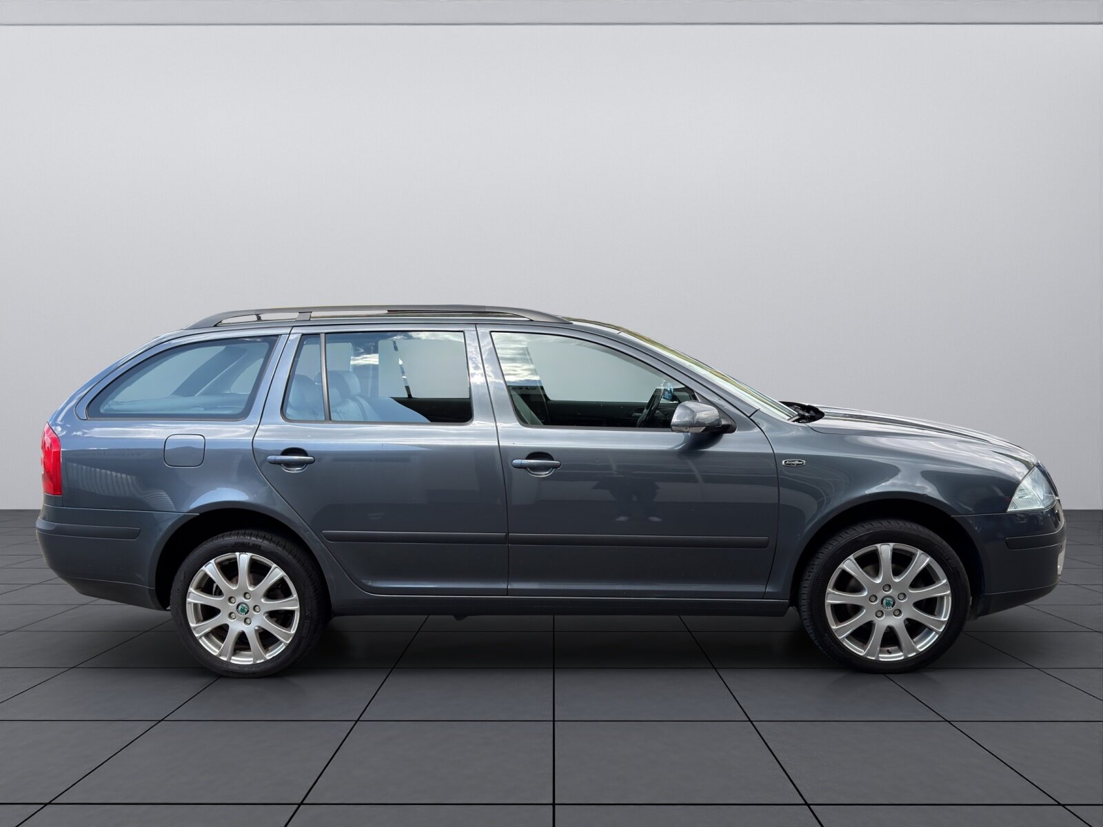 SKODA Octavia Combi 2.0 TDI 140 DPF L & K 4x4, Diesel, Second hand / Used, Manual - 4