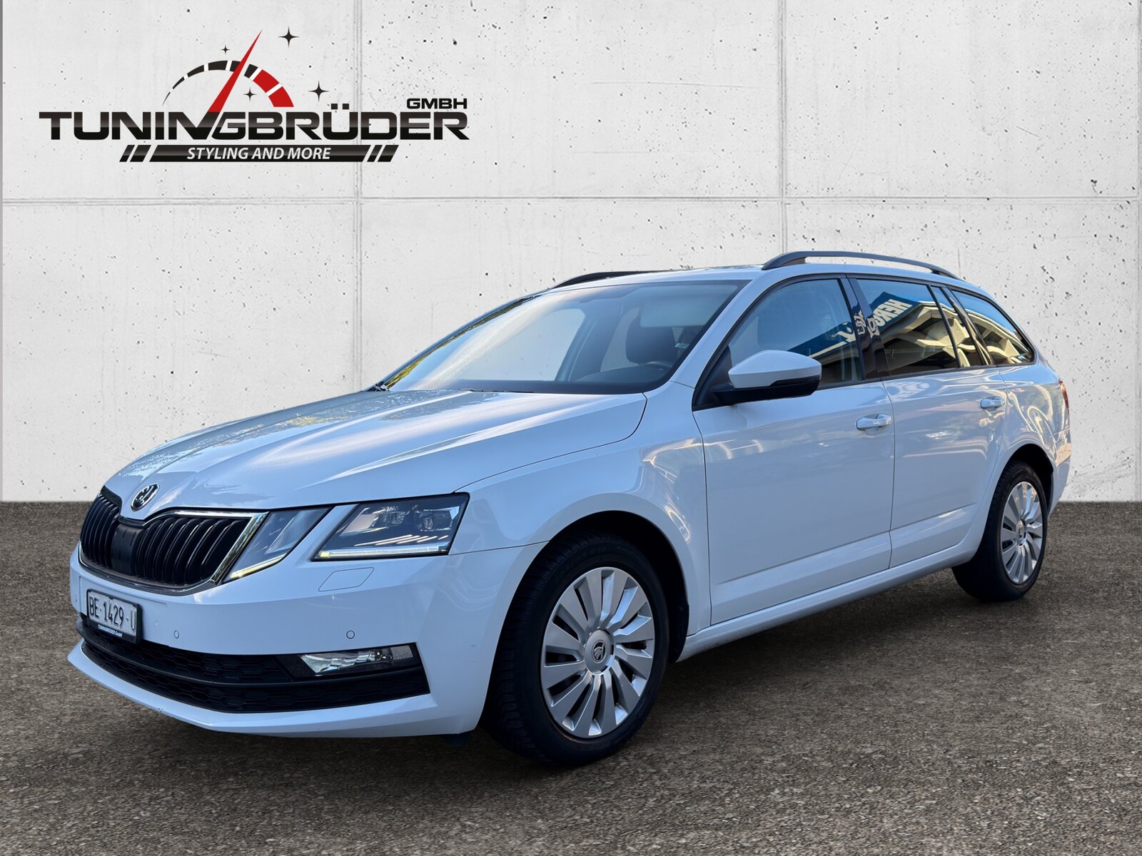 SKODA Octavia Combi 2.0 TDI Ambition 4x4 DSG, Diesel, Second hand / Used, Automatic - 2
