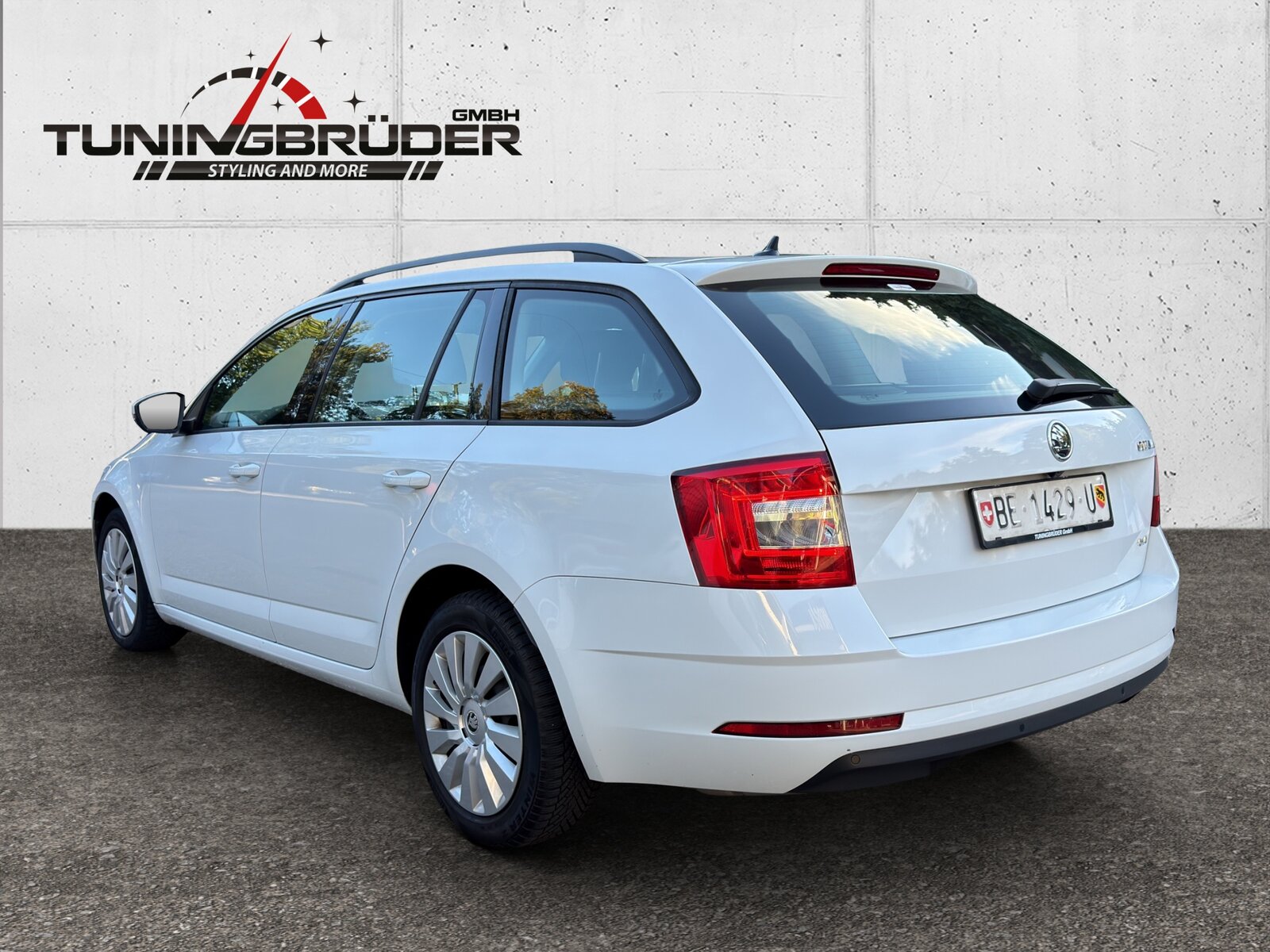 SKODA Octavia Combi 2.0 TDI Ambition 4x4 DSG, Diesel, Second hand / Used, Automatic - 4