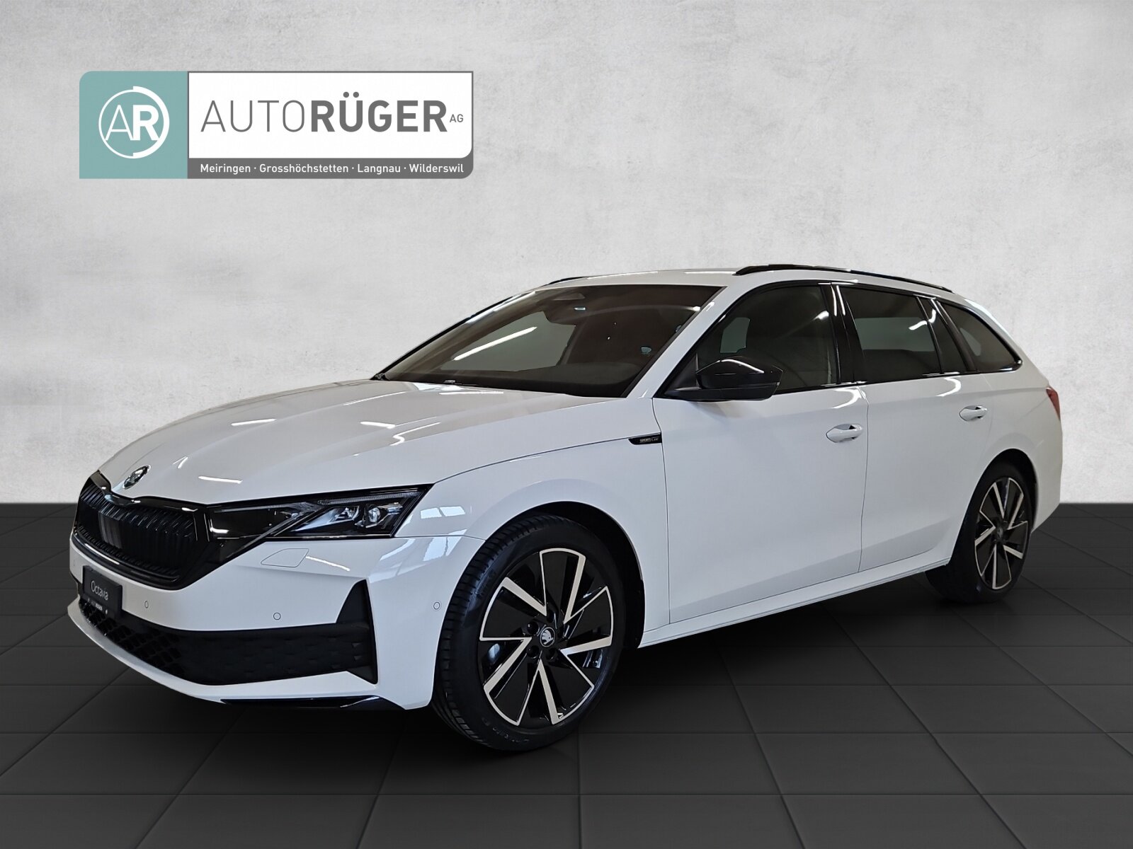 SKODA Octavia Combi 2.0 TSI DSG Dynamic 4x4