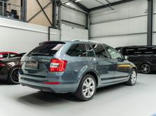 SKODA Octavia Combi 1.8 TSI Elegance 4x4 DSG, Petrol, Second hand / Used, Automatic - 4