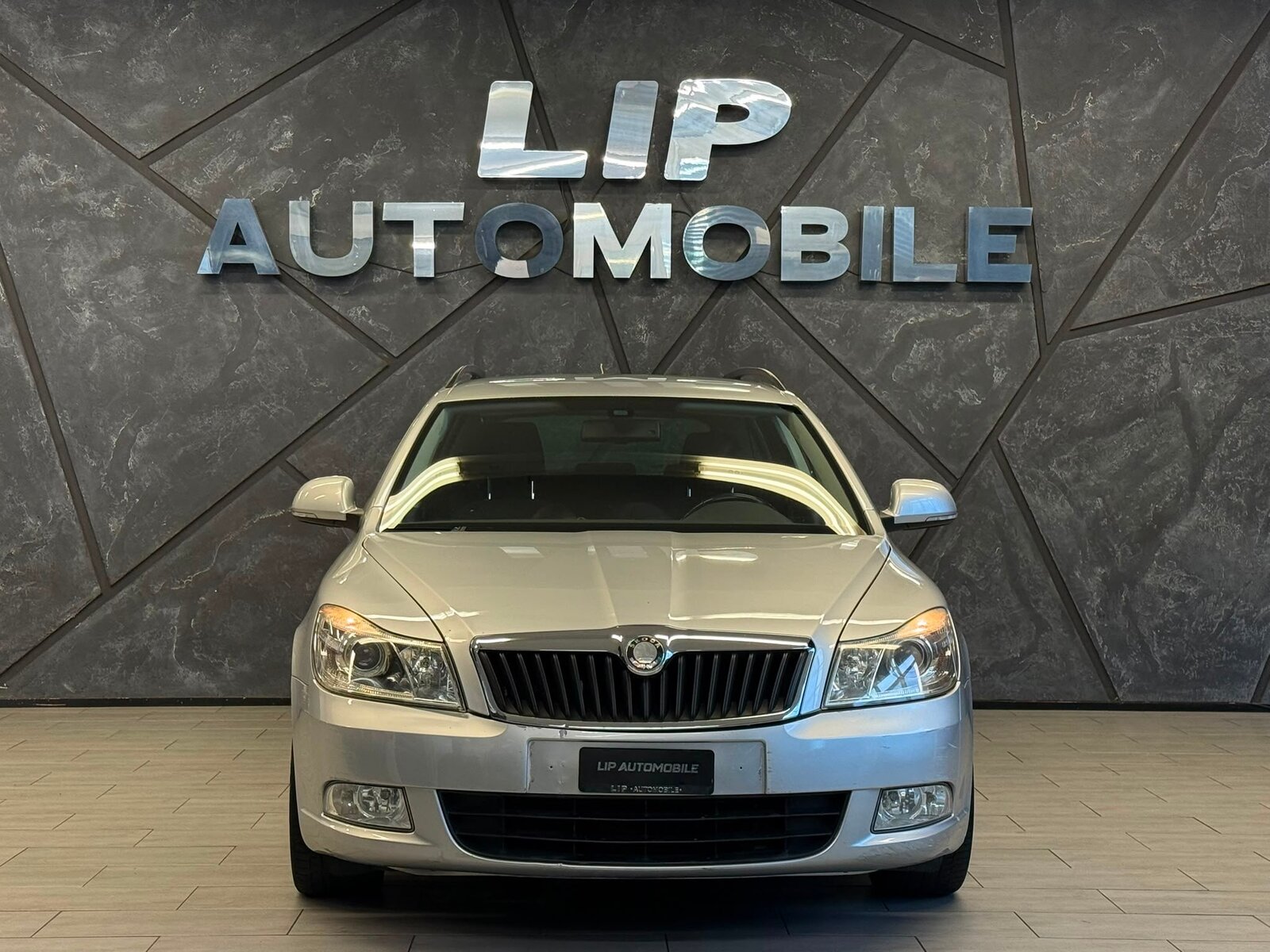 SKODA Octavia Combi 1.4 TSI Elegance DSG, Benzin, Occasion / Gebraucht, Automatik - 2