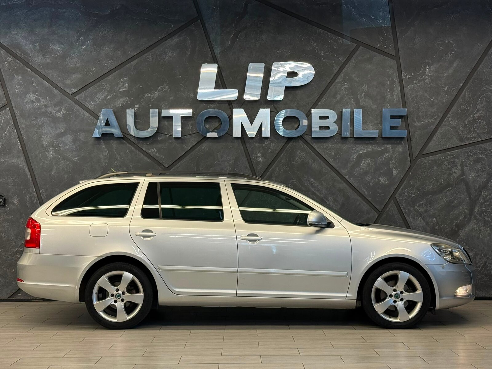 SKODA Octavia Combi 1.4 TSI Elegance DSG, Benzin, Occasion / Gebraucht, Automatik - 3