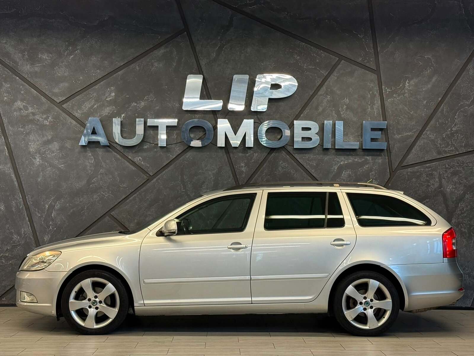 SKODA Octavia Combi 1.4 TSI Elegance DSG, Benzin, Occasion / Gebraucht, Automatik - 4