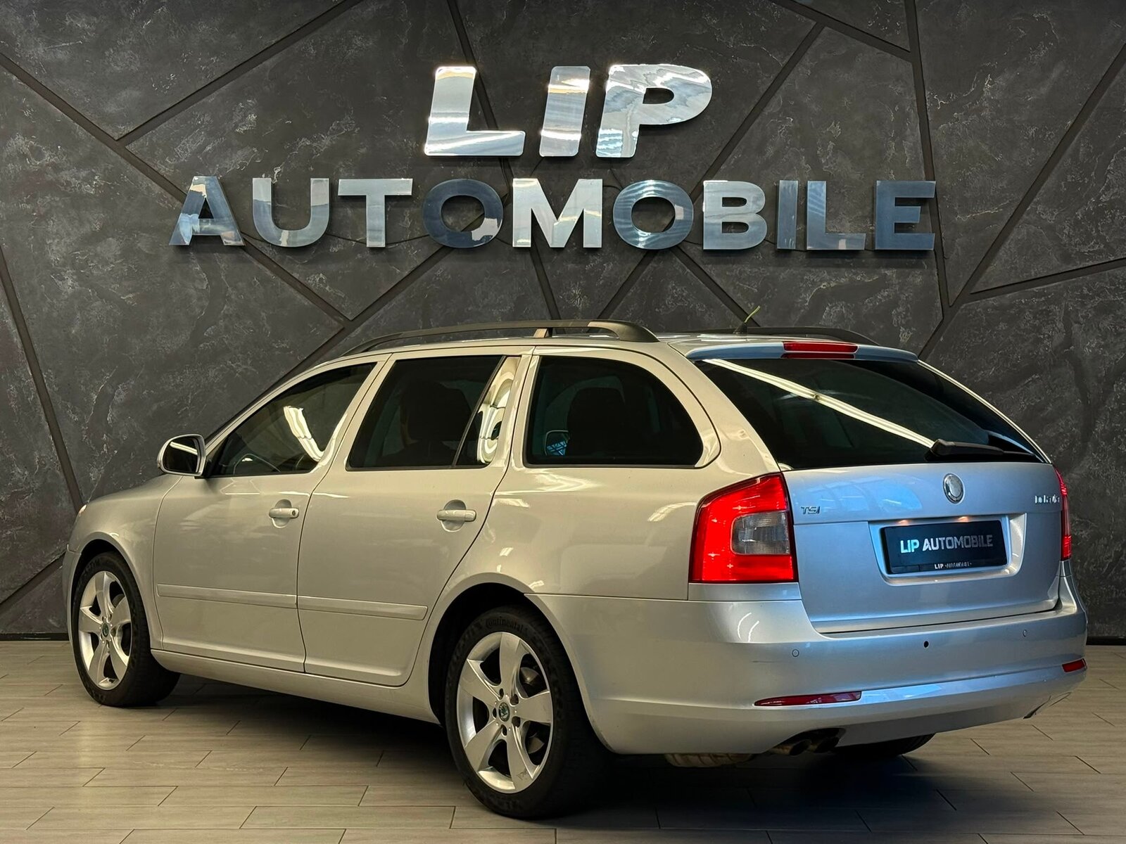 SKODA Octavia Combi 1.4 TSI Elegance DSG, Benzin, Occasion / Gebraucht, Automatik - 7