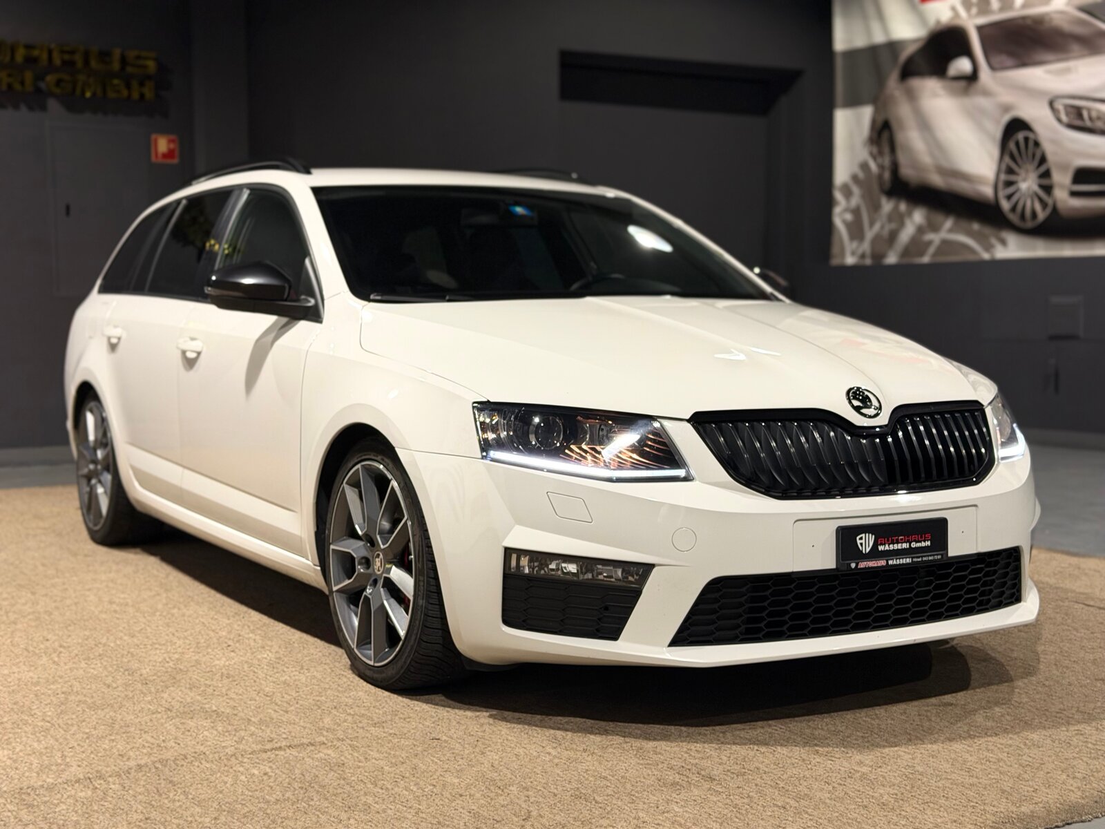 SKODA Octavia Combi 2.0 TSI RS