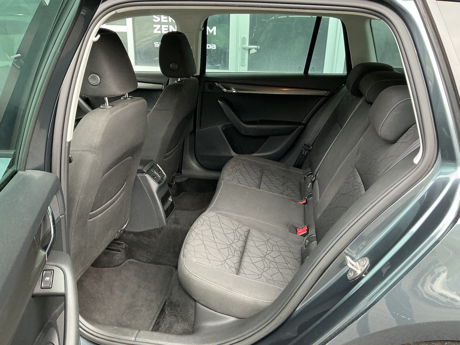 SKODA Octavia  Combi 1.6 TDI 115 Clever 4x4, Diesel, Occasion / Gebraucht, Handschaltung - 7