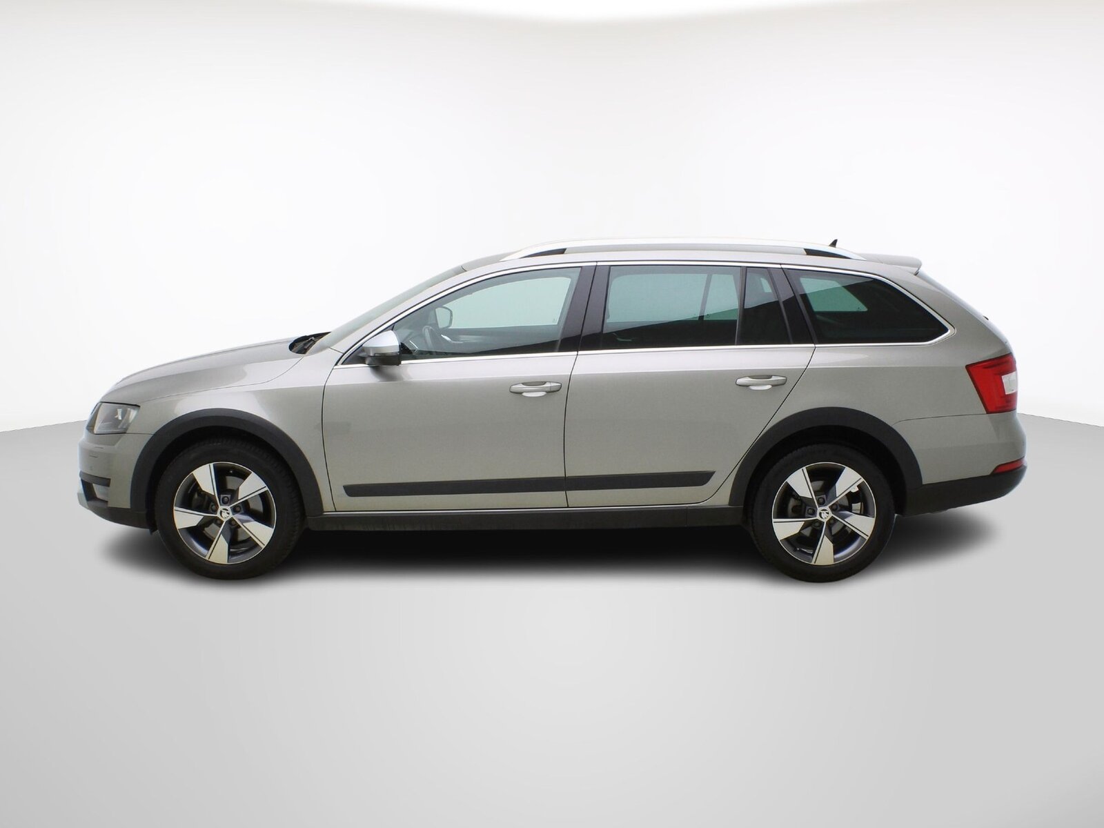 SKODA Octavia Scout 2.0 TDI DSG 4x4, Diesel, Occasion / Gebraucht, Automatik - 3