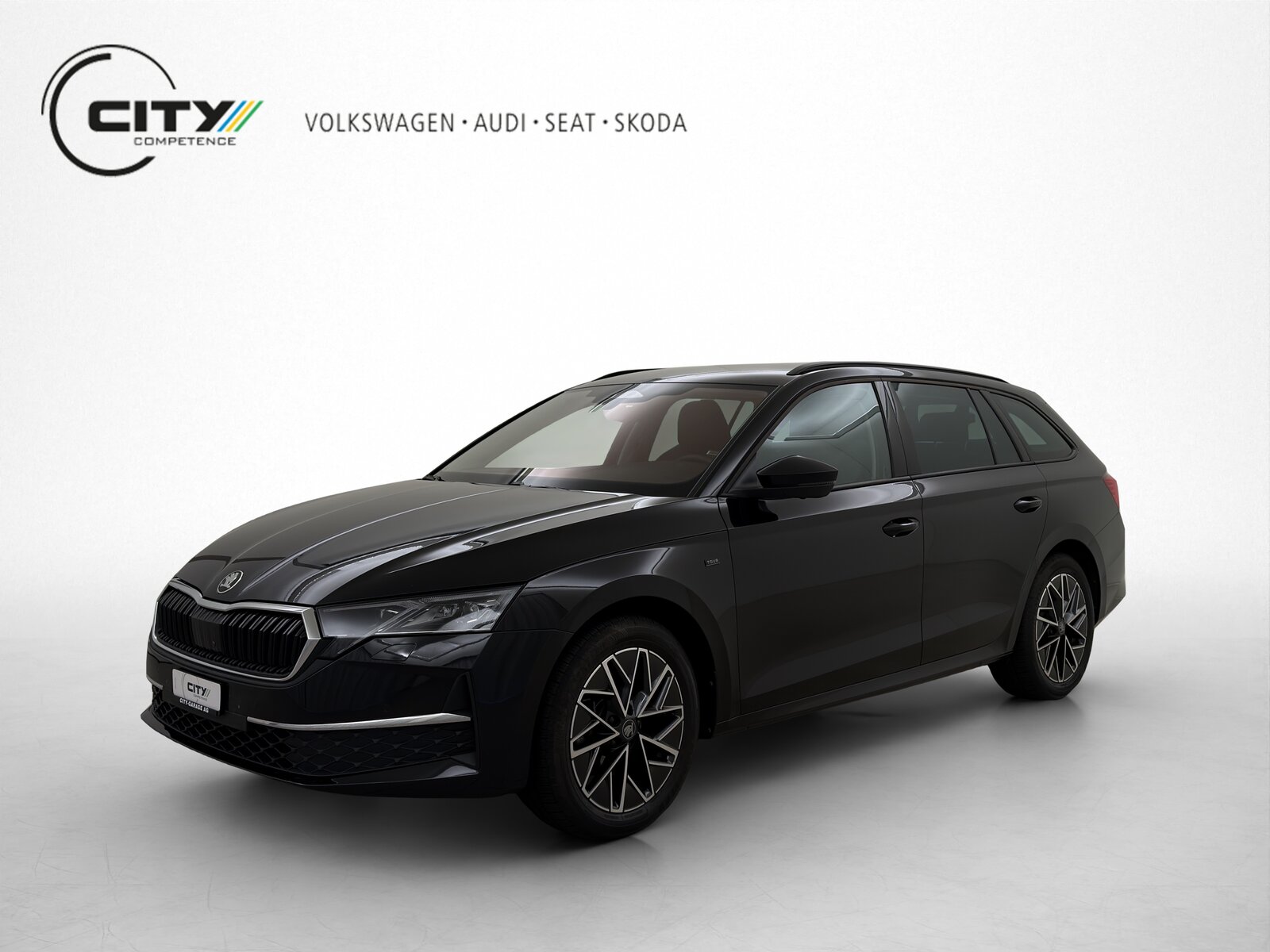 SKODA Octavia Combi 2.0 TSI Selection Tour