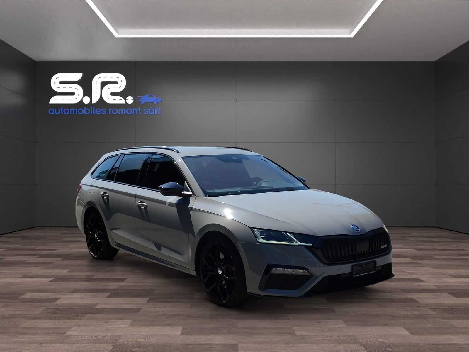 SKODA Octavia Combi 2.0 TSI DSG RS