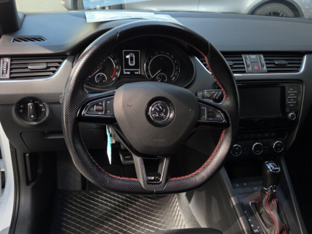 SKODA Octavia 2.0TDI RS Prag4x4, Diesel, Occasion / Gebraucht, Automatik - 7