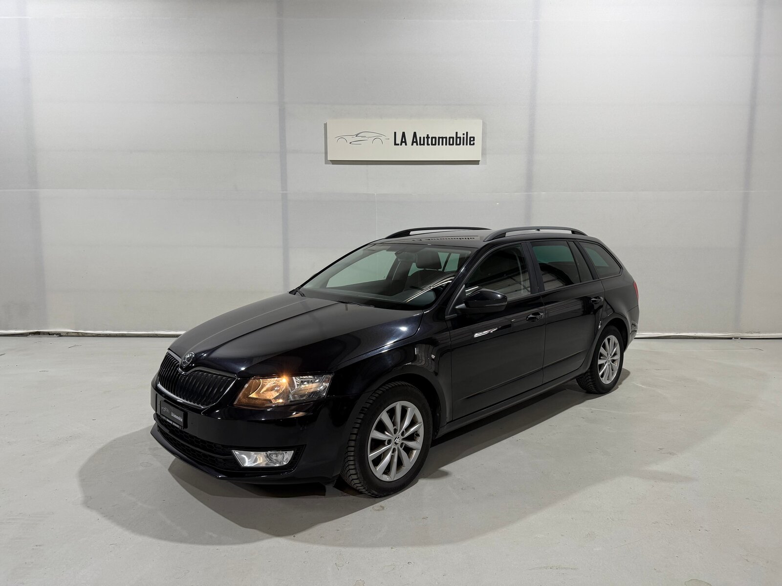 SKODA Octavia Combi 1.6 TDI Elegance DSG