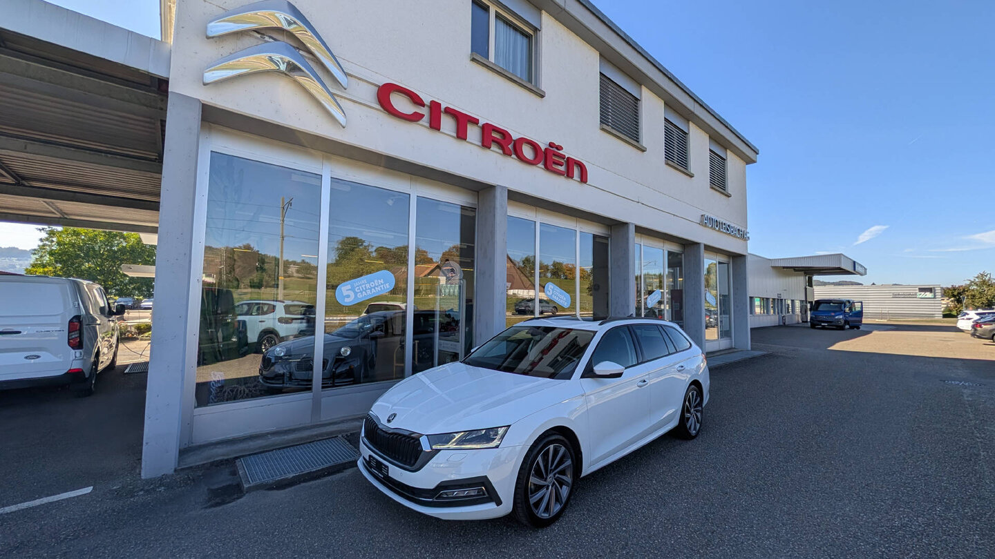 SKODA Octavia Combi 1.5 TSI Style DSG