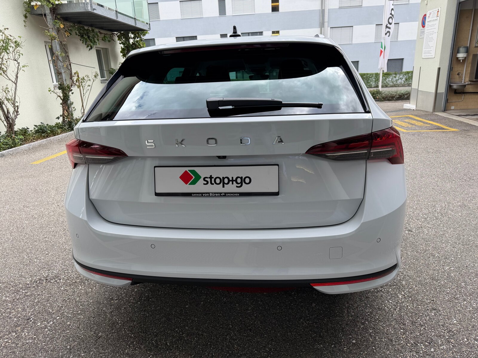 SKODA Octavia Combi 1.5 TSI mHEV DSG Selection, Mild-Hybrid Benzin/Elektro, Occasion / Gebraucht, Automatik - 5