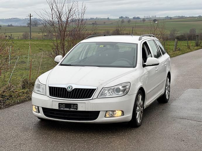 SKODA Octavia Combi 2.0 TDI Elegance DSG, Diesel, Occasion / Utilisé, Automatique