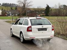 SKODA Octavia Combi 2.0 TDI Elegance DSG, Diesel, Occasion / Utilisé, Automatique - 3