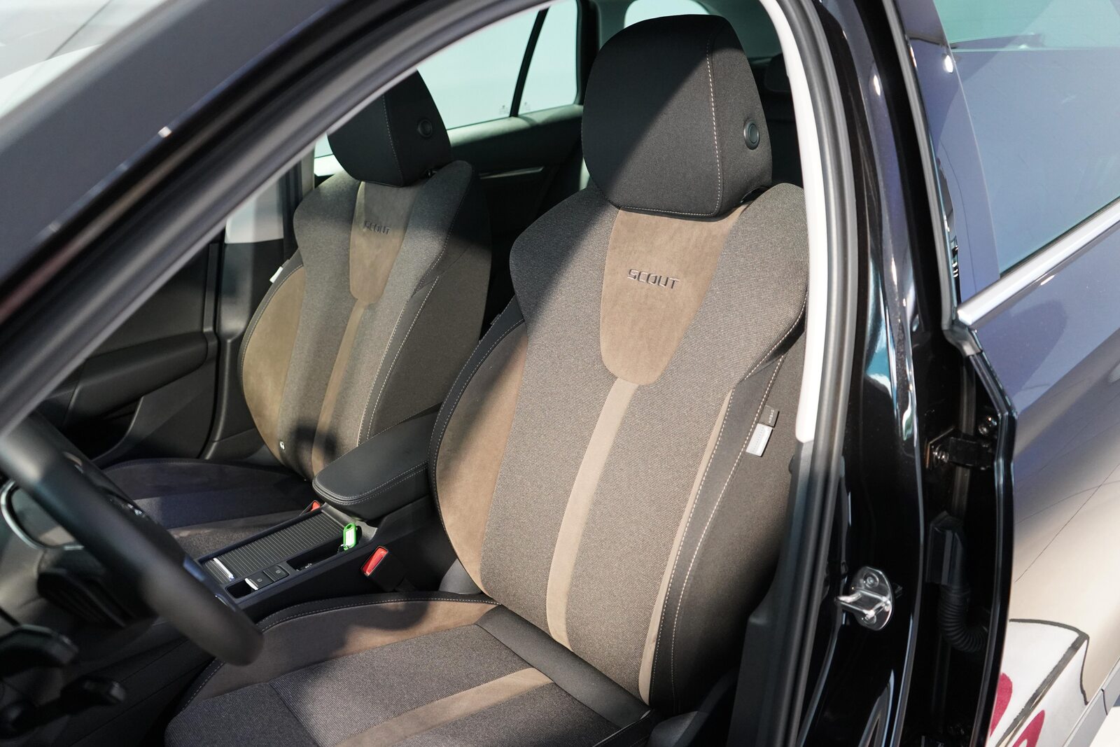 SKODA Octavia Scout 2.0 TDI 4x4 DSG, Diesel, Occasion / Utilisé, Automatique - 6