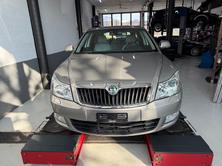 SKODA Octavia Combi 1.8 TSI Laurin Klement DSG, Benzin, Occasion / Gebraucht, Automatik - 2