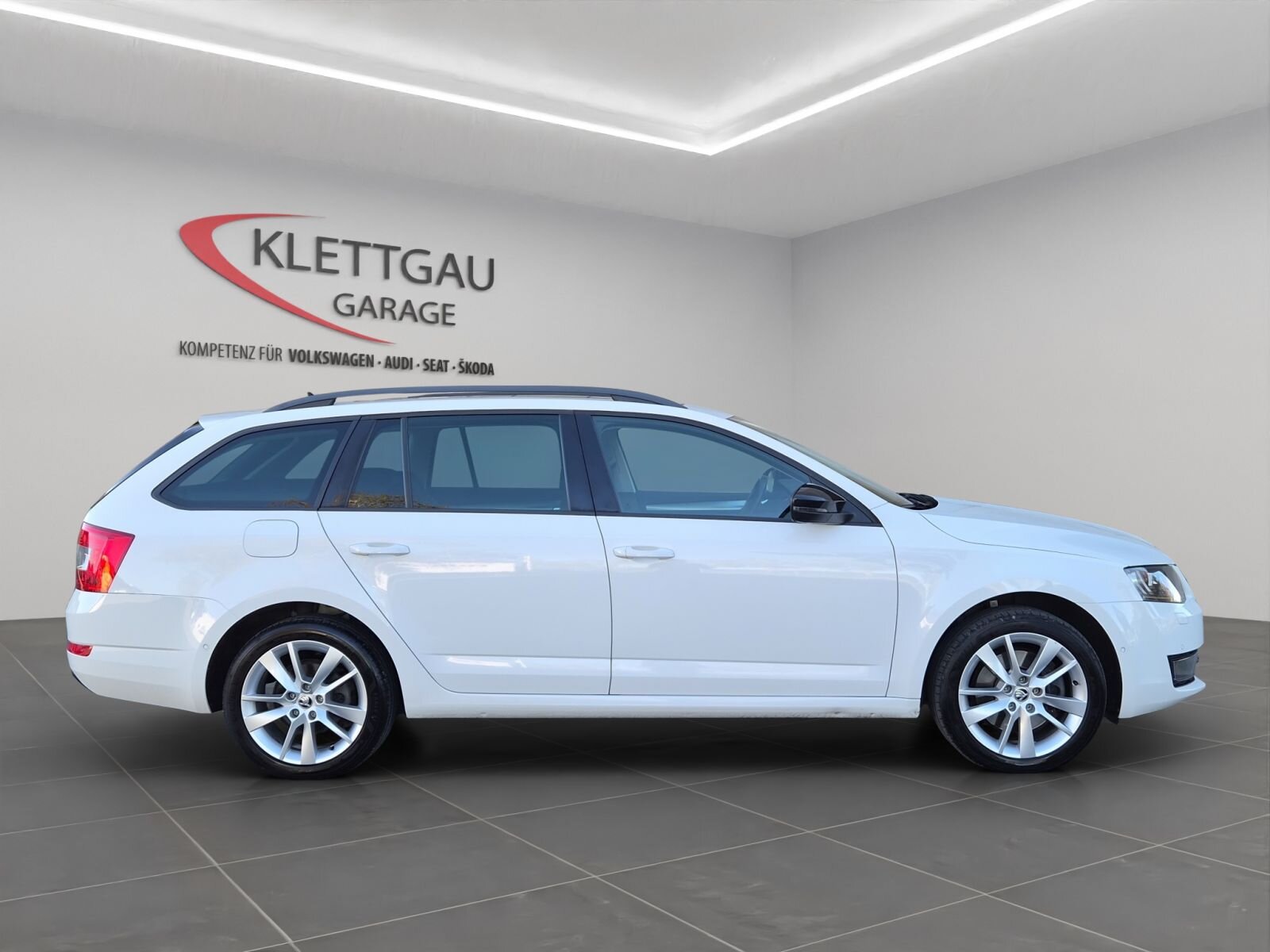 SKODA Octavia Combi 1.8 TSI Elegance DSG, Petrol, Second hand / Used, Automatic - 6