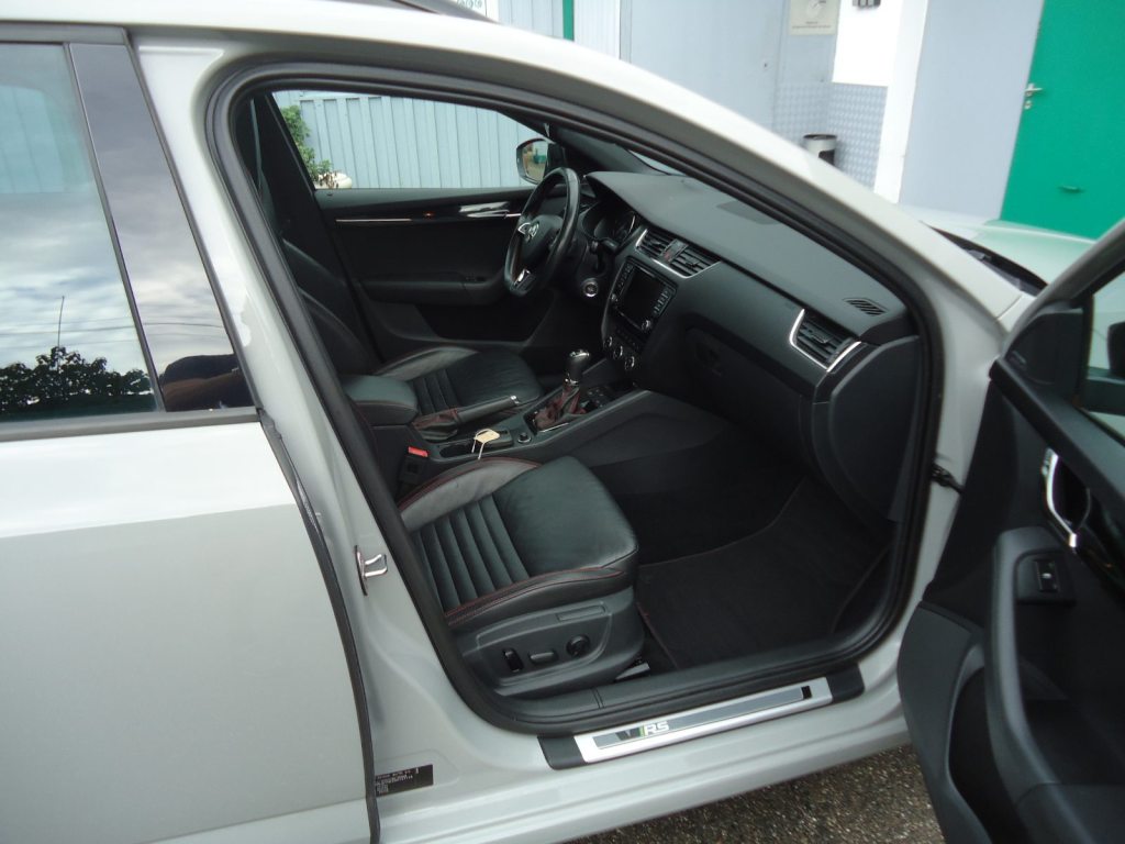 SKODA 2.0 TSI RS230 DSG steelgrey ! !, Petrol, Second hand / Used, Automatic - 4