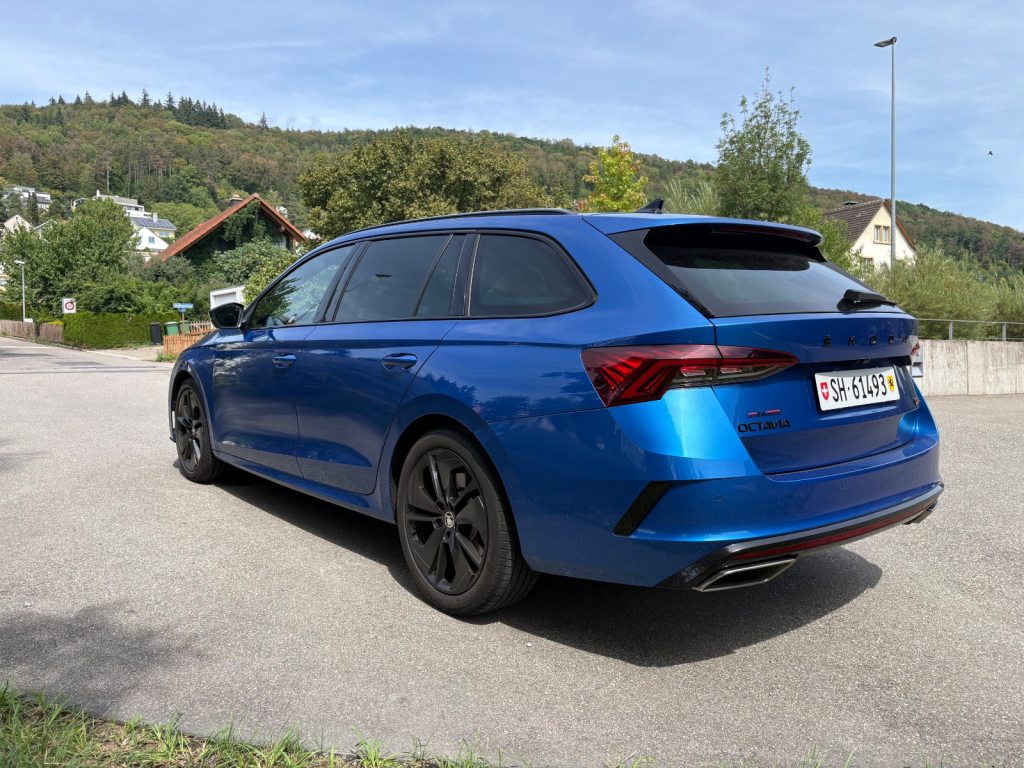 SKODA OCTAVIA Combi 2.0 TSI RS DSG, Petrol, Second hand / Used, Automatic - 2