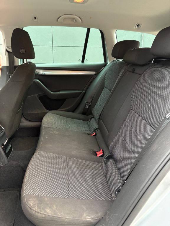 SKODA OCTAVIA 1.6 TDI 110 Ambition DSG, Diesel, Occasion / Gebraucht, Automatik - 6