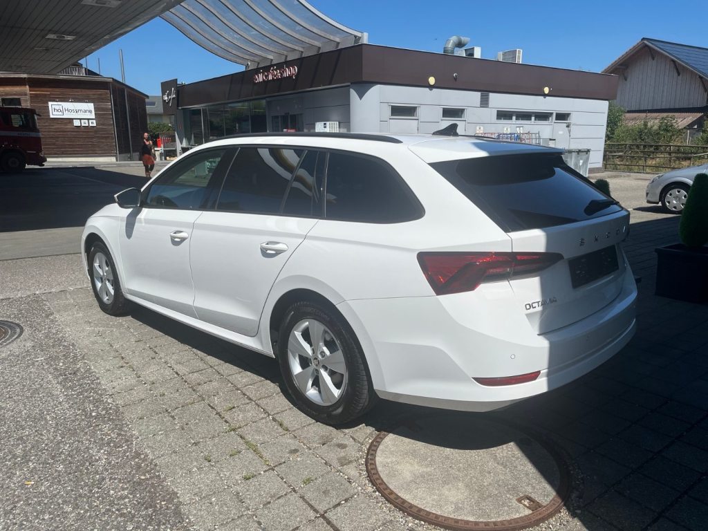 SKODA OCTAVIA 2.0 TDI Ambition 4x4 DSG, Diesel, Occasion / Utilisé, Automatique - 5