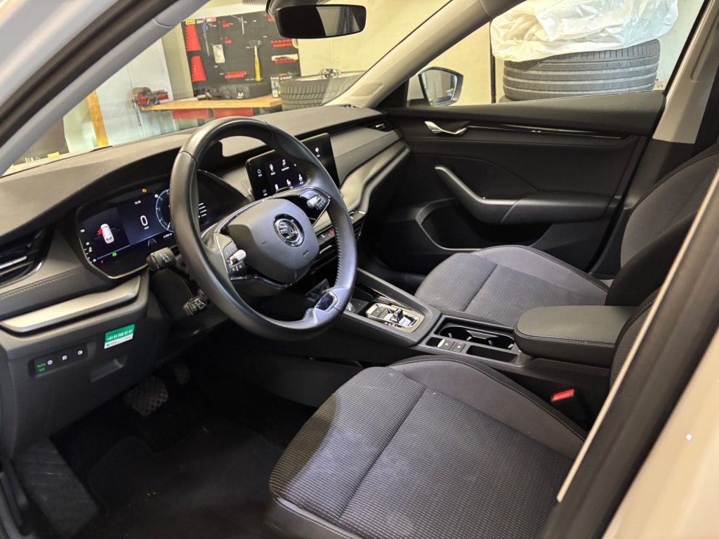 SKODA OCTAVIA 2.0 TDI Ambition DSG, Diesel, Occasion / Utilisé, Automatique - 7