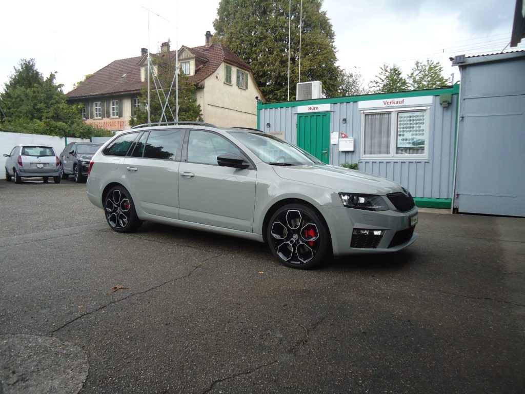 SKODA 2.0 TSI RS230 DSG steelgrey ! !