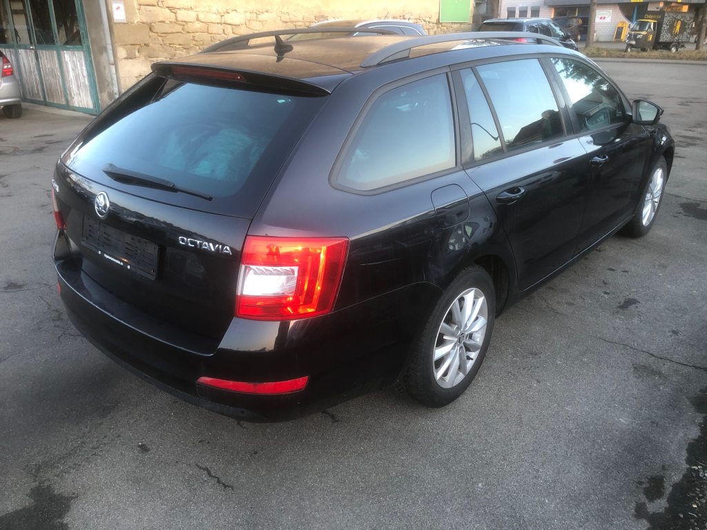 SKODA OCTAVIA 1.6 TDI 105 Elegance, Diesel, Occasion / Utilisé, Manuelle - 7